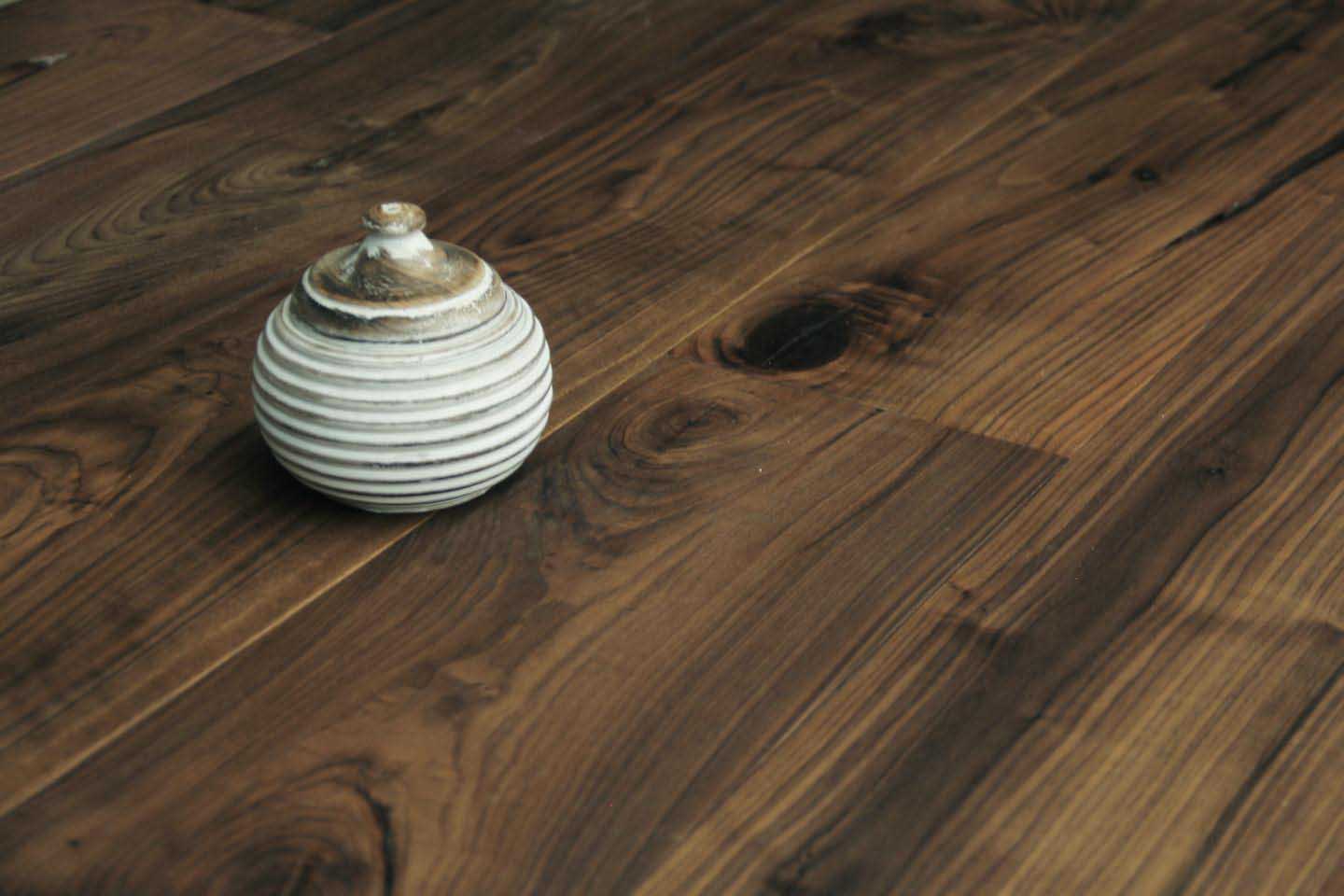 Engineered American Black Walnut Antique Wood Flooring 20mm X 190mm