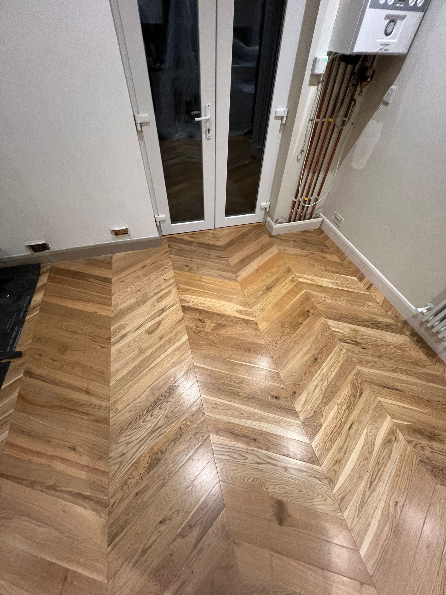 Engineered Chevron Brushed & UV Oiled Wood Flooring 18mm X 90mm