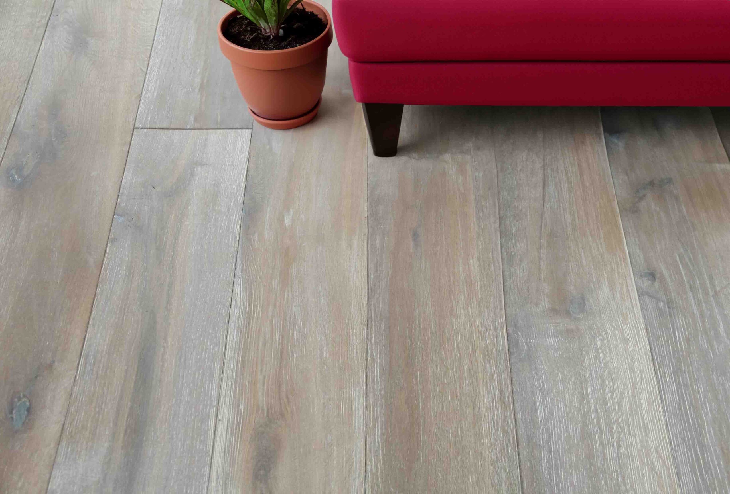Engineered Smoked Brushed White Oiled Oak Wood Flooring 20mm X 190mm