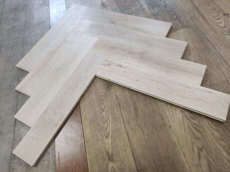 Engineered Herringbone White Washed Uv Oiled Oak Prime Grade Wood Flooring 15mm X 120mm