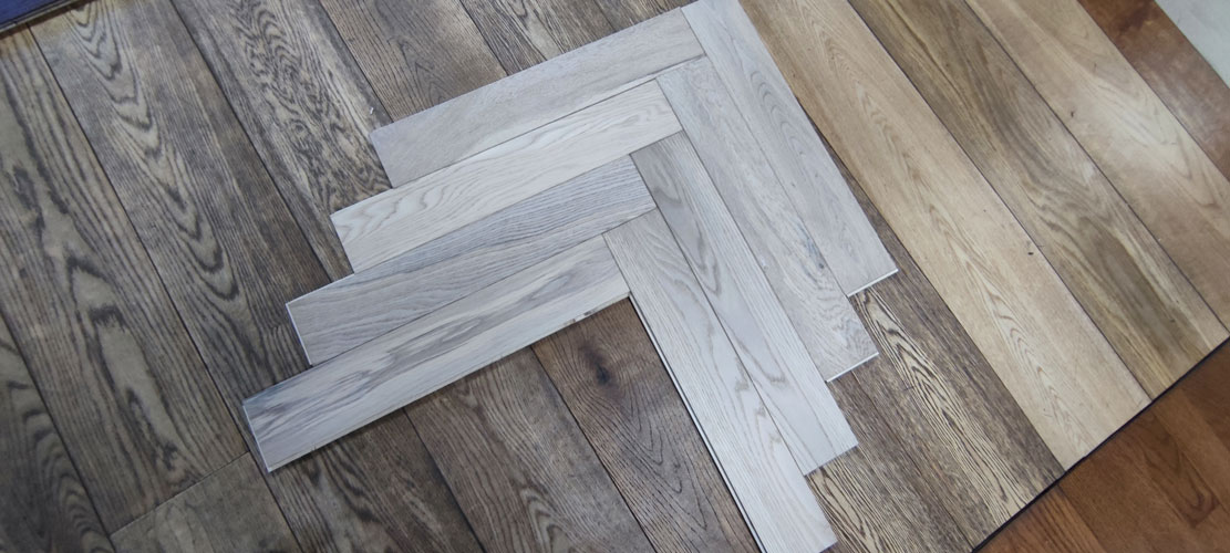 Engineered Herringbone Natural (Raw) Brushed Lacquered Oak Prime Grade Wood Flooring 15mm X 90mm