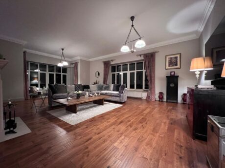 Solid Oak Golden Handscrapped Matt Lacquered Wood Flooring 18mm X 125mm