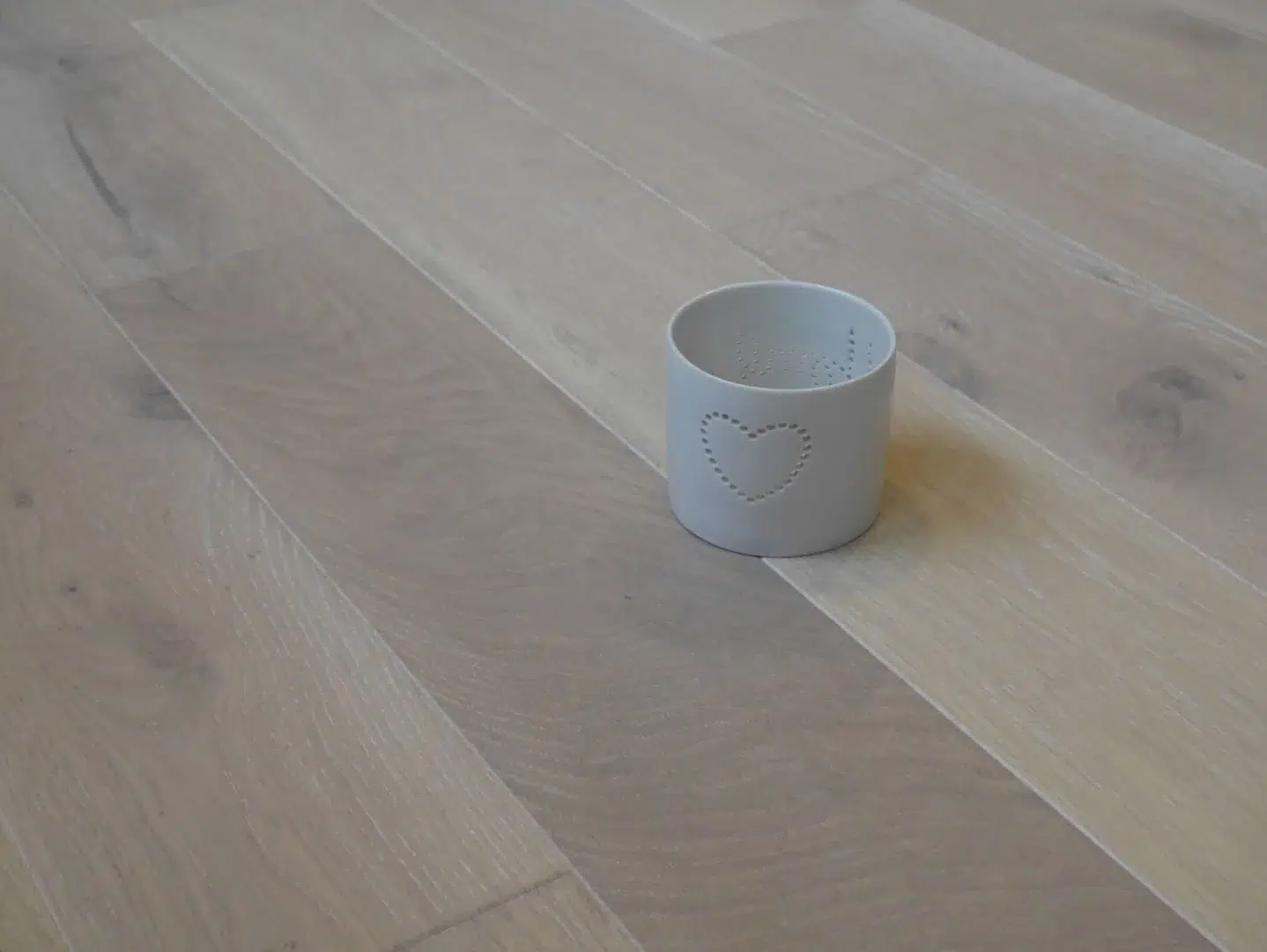 Engineered Brushed Matt Lacquered Winter White Solstice Oak Wood Flooring 14mm X 125mm
