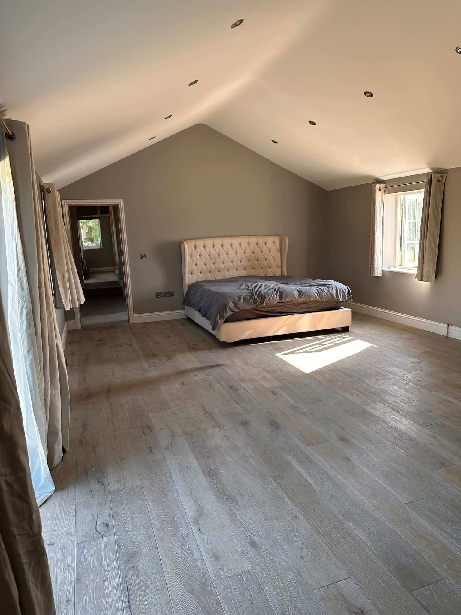 Engineered Cape Cod Distressed Hard Waxed Oiled Oak Wood Flooring 15mm X 190mm