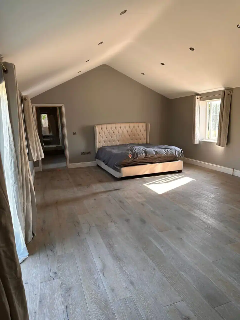 Engineered Cape Cod Distressed Hard Waxed Oiled Oak Wood Flooring 15mm X 190mm