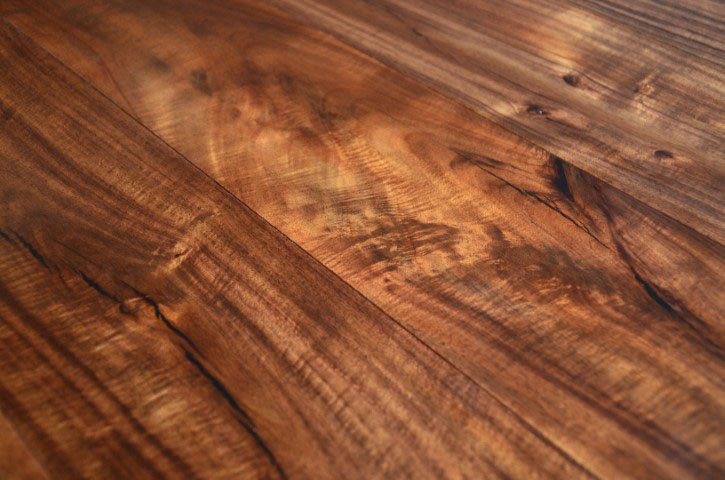 Engineered Lacquered HDF Acacia Walnut Oak Wood Flooring 10mm X 121mm