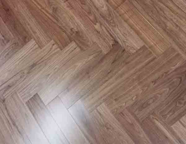 Herringbone Engineered Walnut UV Lacquered Wood Flooring 14mm X 125mm