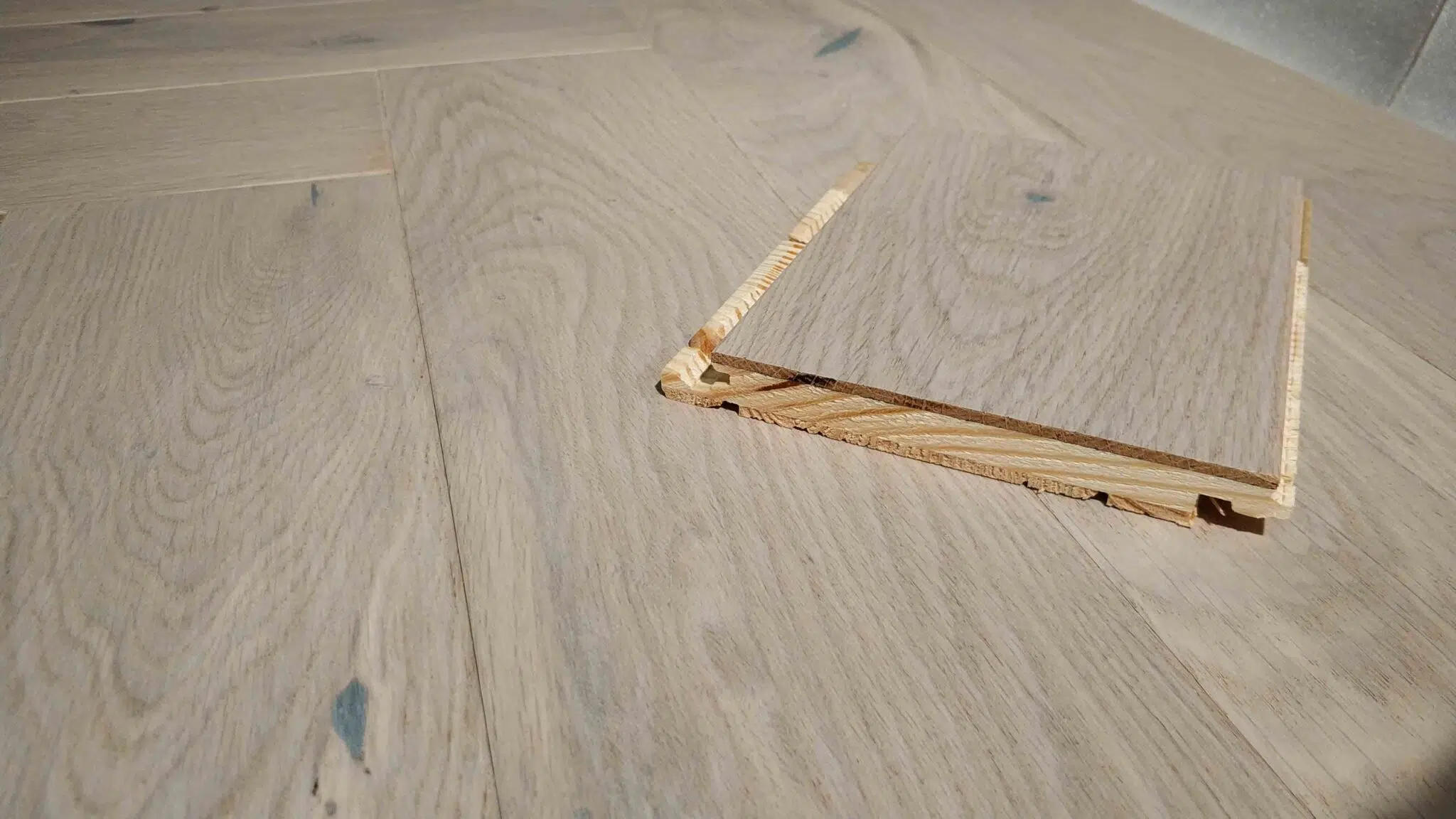 Engineered Herringbone Brushed White Matt Lacquered Click Oak Wood Flooring 14mm X 110mm
