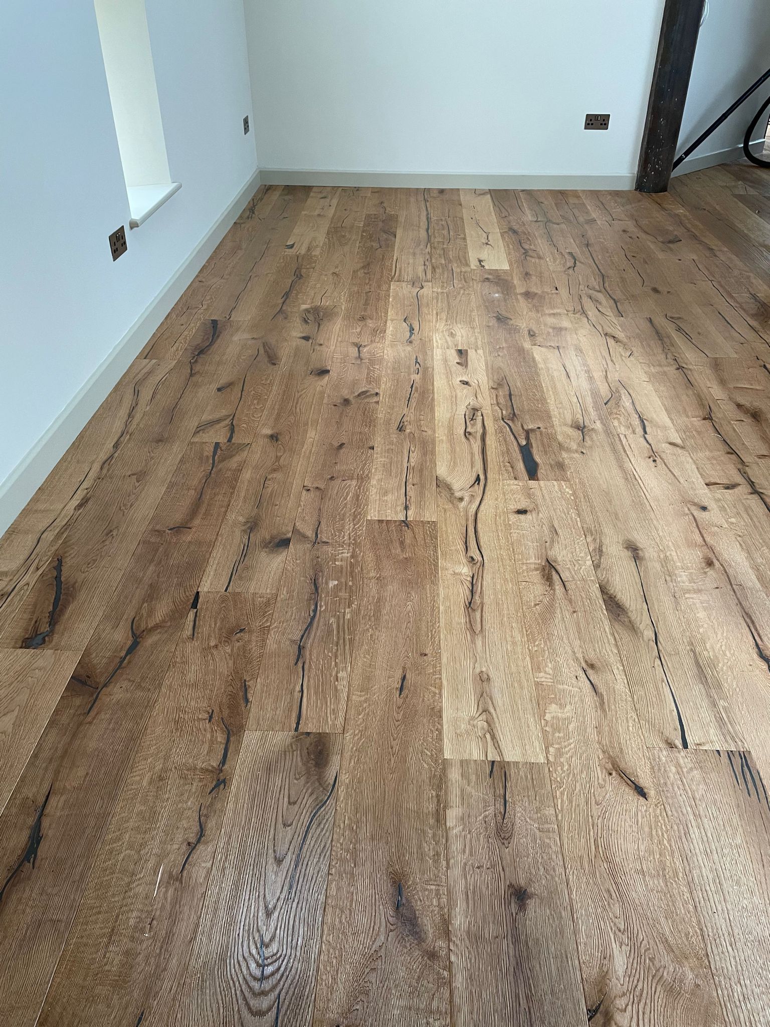Engineered Distressed Natural Hard Waxed Oiled Oak Wood Flooring 20mm X 190mm