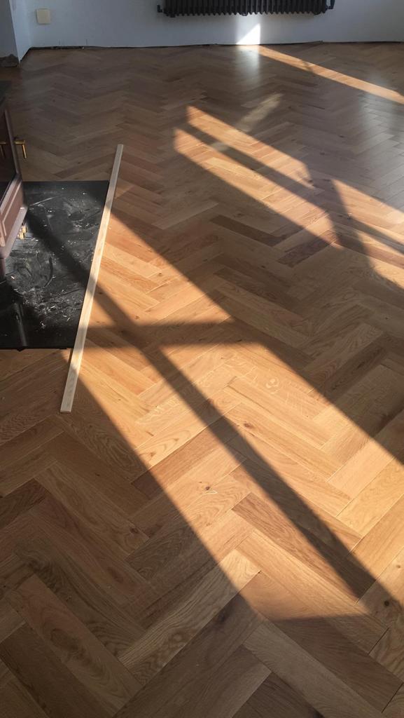 Herringbone Engineered Brushed Lacquered Oak Wood Flooring 18mm X 80mm X 300mm