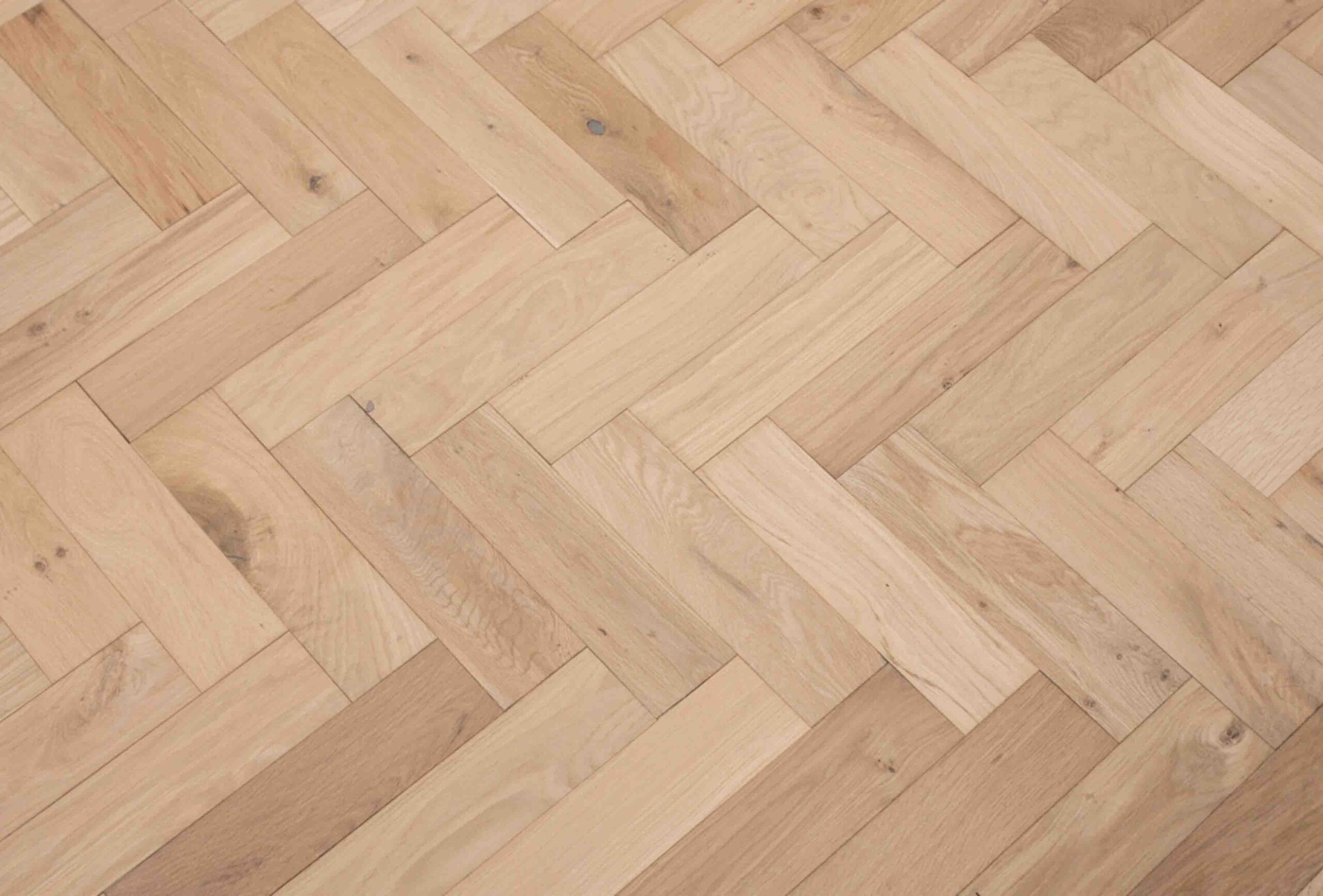Engineered Chevron Unfinished Oak Wood Flooring 14mm X 90mm