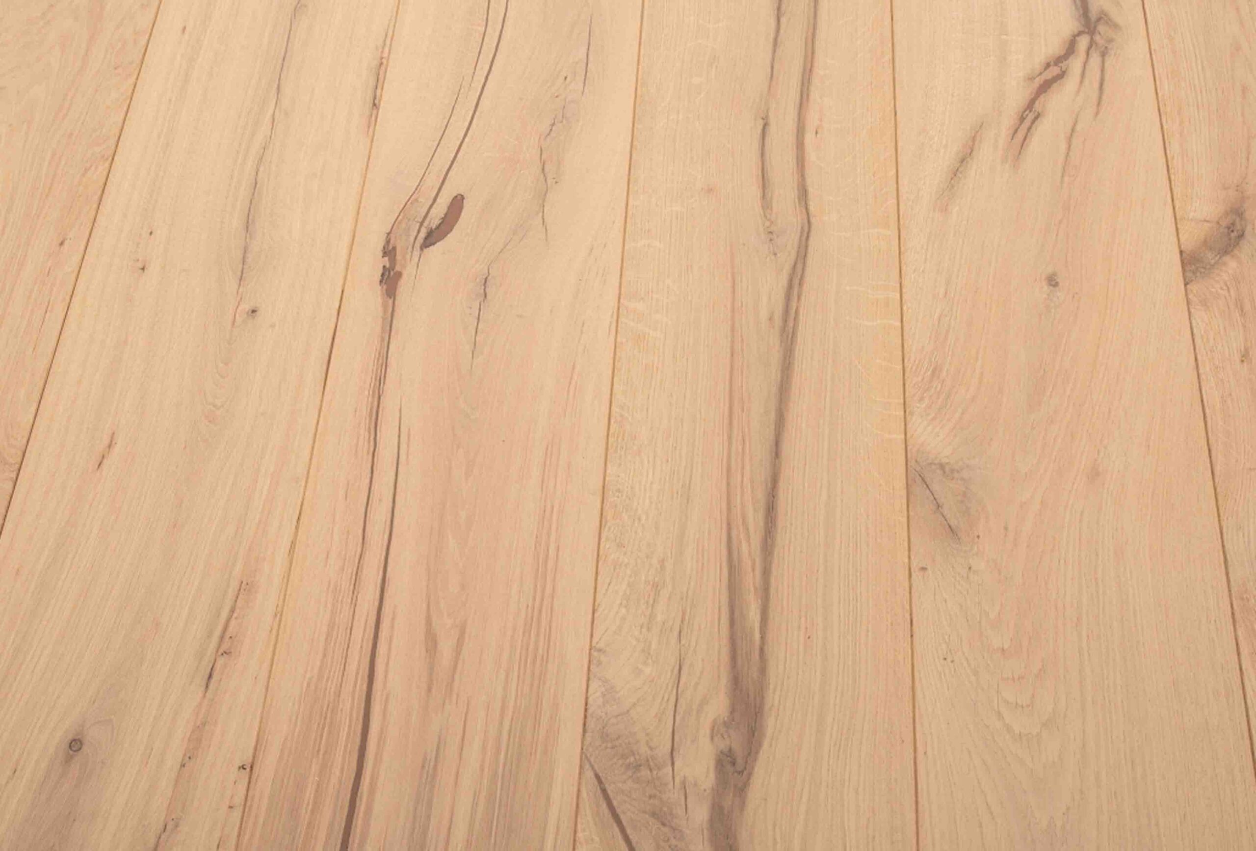 Engineered Oak Handscraped Invisible Oiled Wood Flooring 18mm X 220mm
