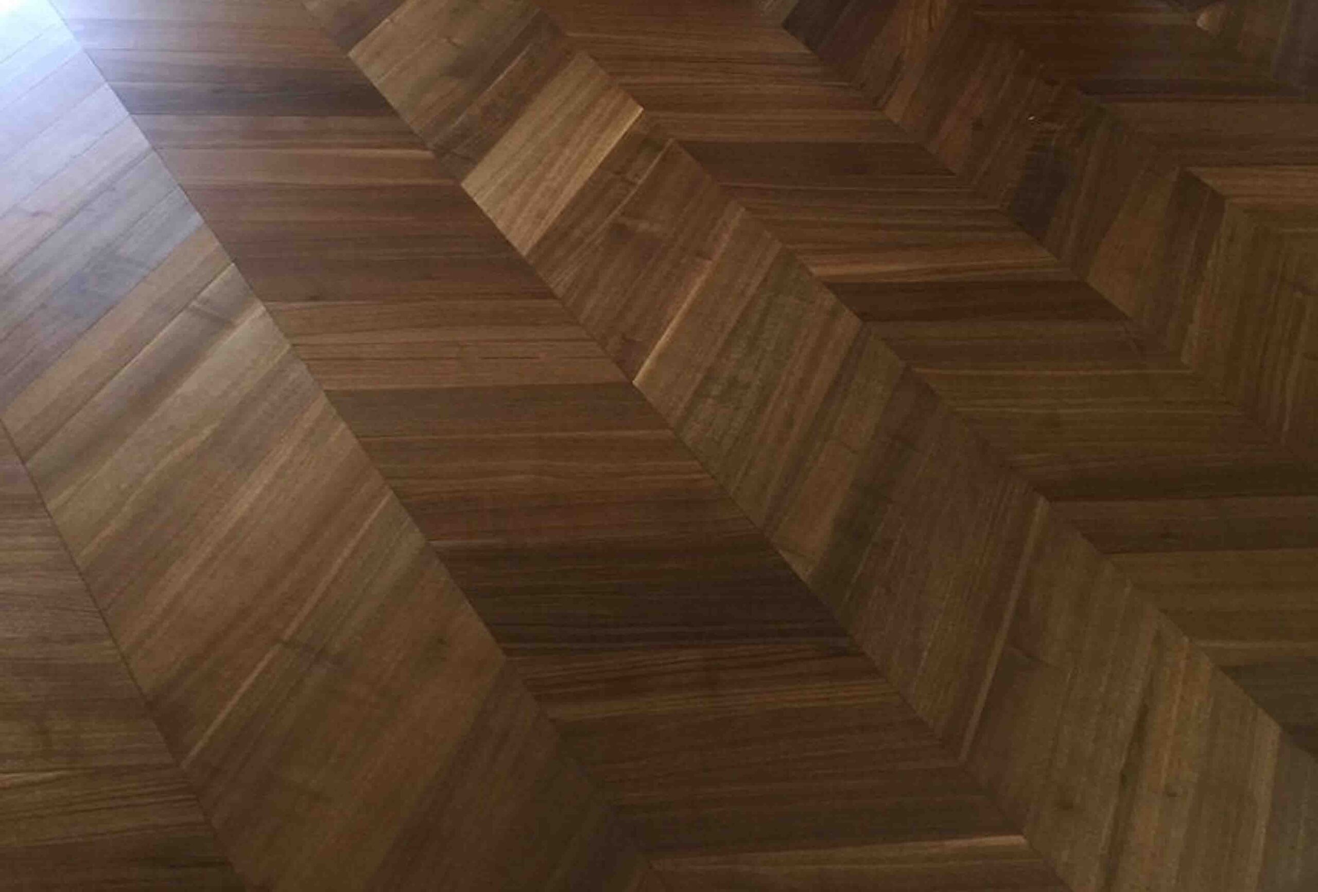 Engineered Chevron American Walnut Uv Oiled Prime Grade Wood Flooring 15mm X 70mm X 530mm