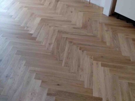 Engineered Herringbone Unfinished Prime Grade Natural Oak Wood Flooring 15mm X 122mm X 610mm