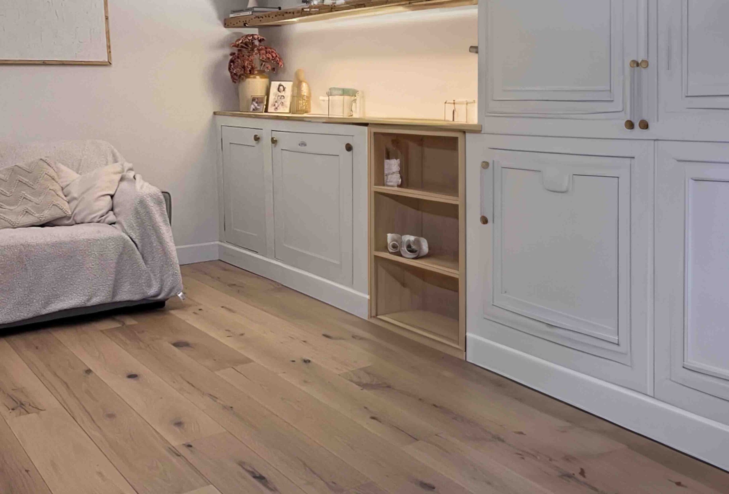 Engineered Invisible Oak Uv Lacquered Classic Grade Wood Flooring 14mm X 190mm