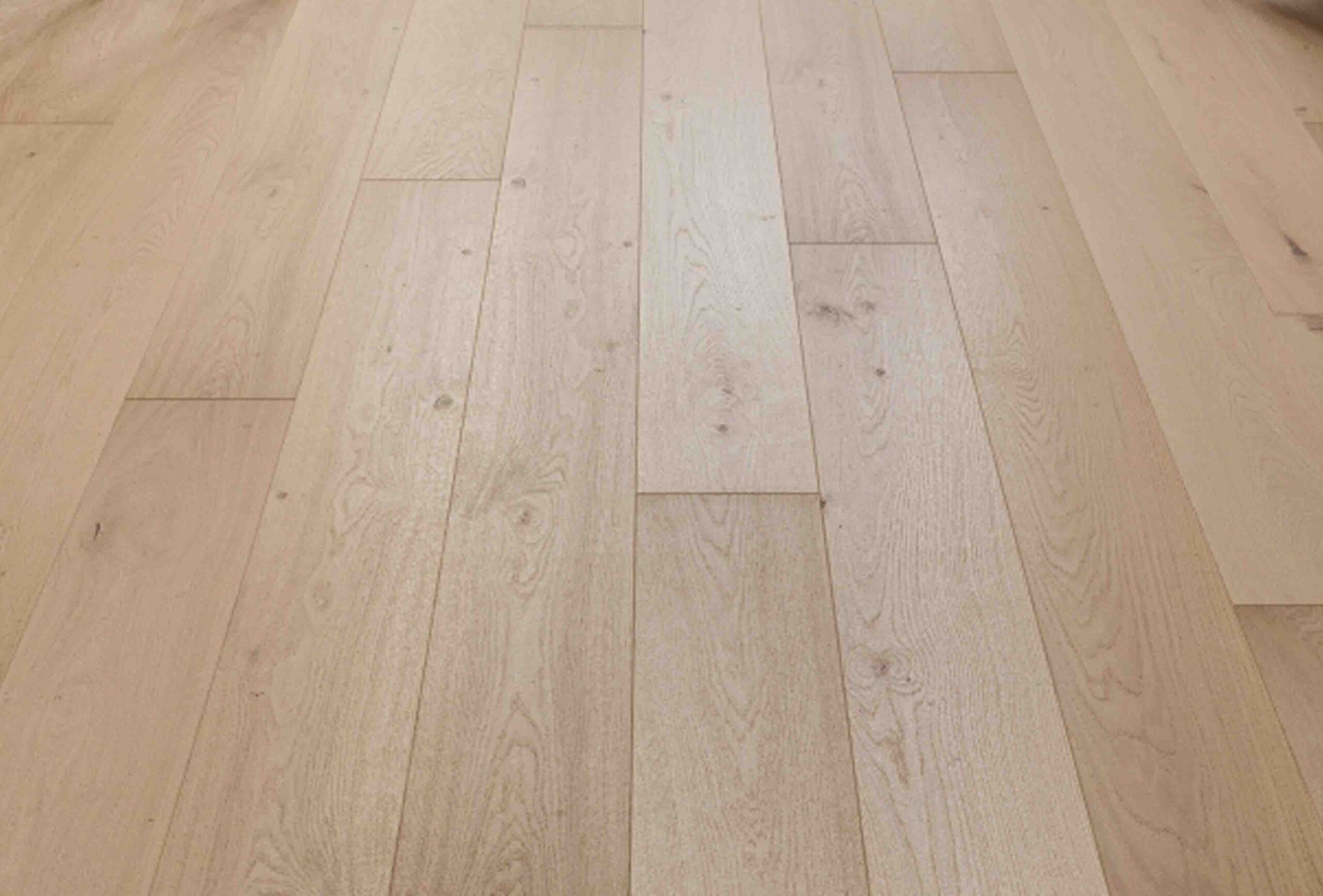 Engineered Invisible Oak Uv Lacquered Classic Grade Wood Flooring 14mm X 190mm