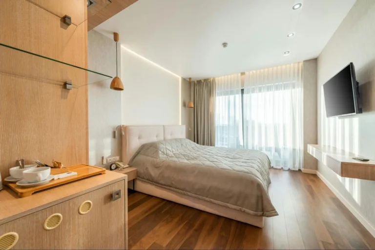 can I use a steam cleaner on laminate floors