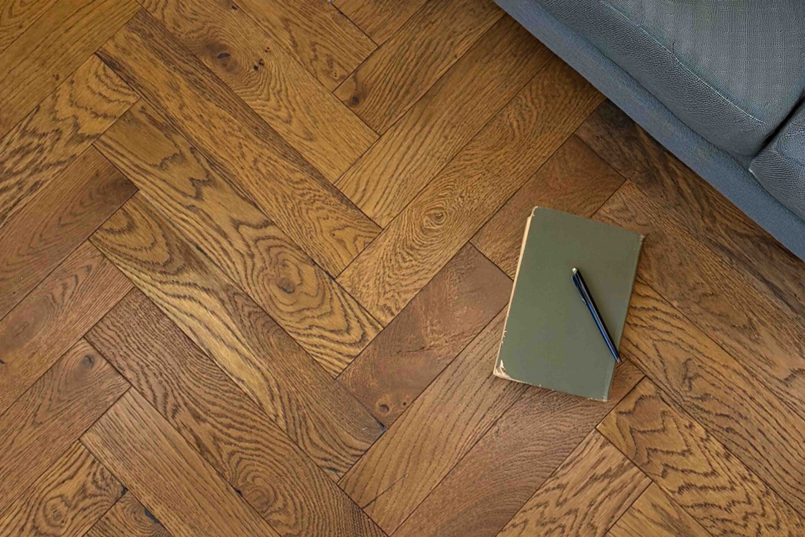 Herringbone Engineered Amber Meadow Brushed Matt Lacquered Oak Wood Flooring 10mm X 90mm