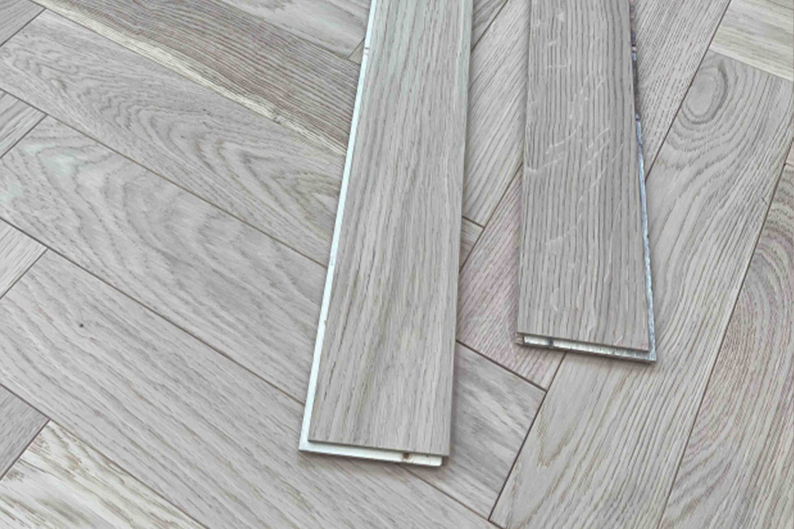Herringbone Engineered Invisible Oak Brushed Matt Lacquered Wood Flooring 10mm X 90mm